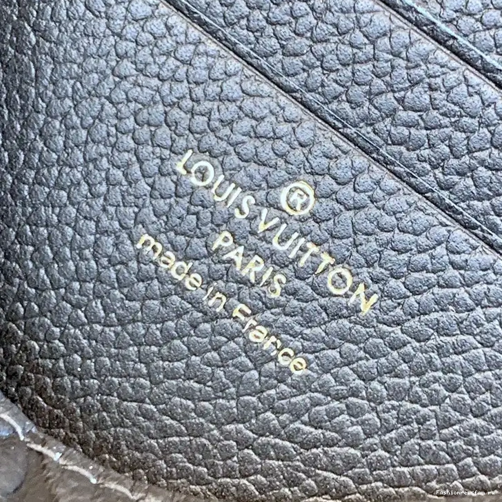 Fashionrepsfam ru LV 2404YA0043 Bags 0818
